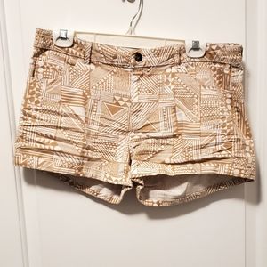 6/$30   🌞size 12 - geometric summer  shorts